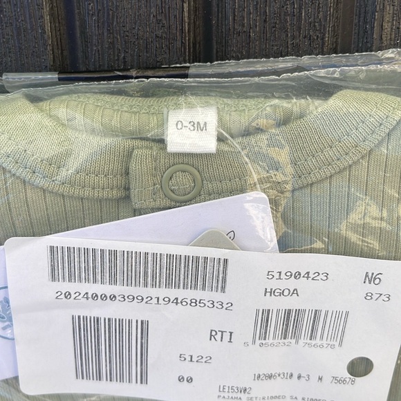 Baby Mori - Sage Ribbed Pajama Set Size 0-3 Months - Picture 5 of 9